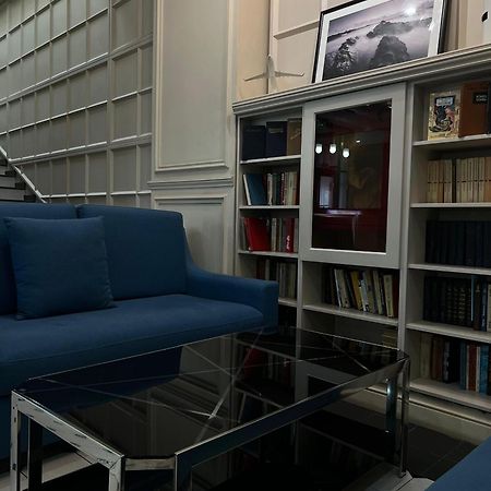 Madison Ave Hotel บิชเคก ภายนอก รูปภาพ