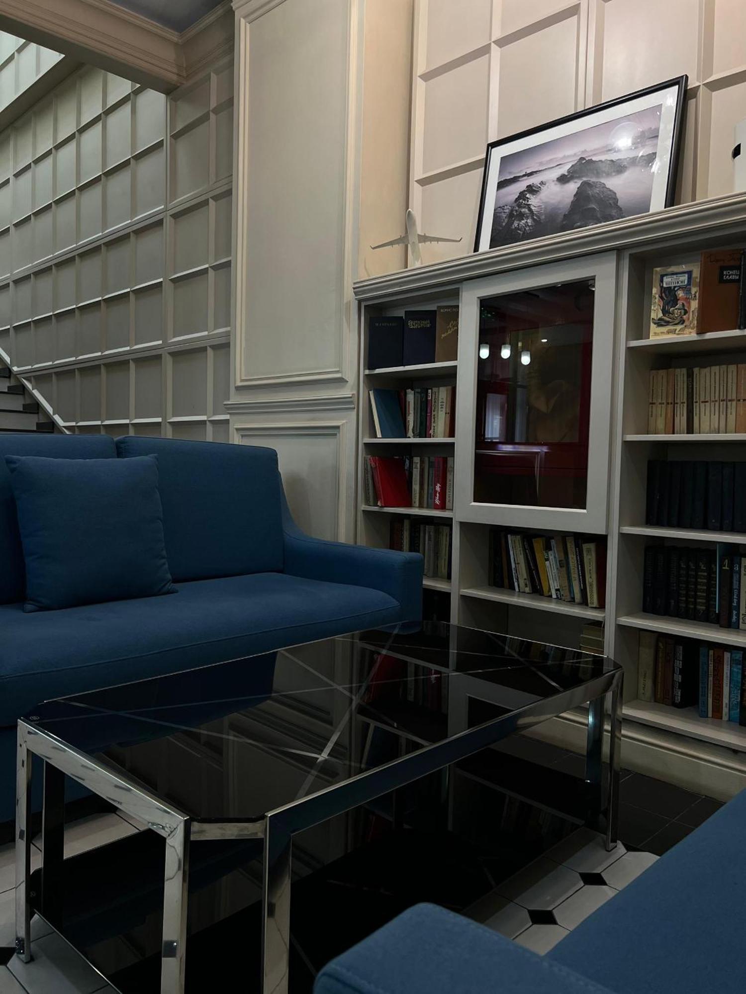 Madison Ave Hotel บิชเคก ภายนอก รูปภาพ