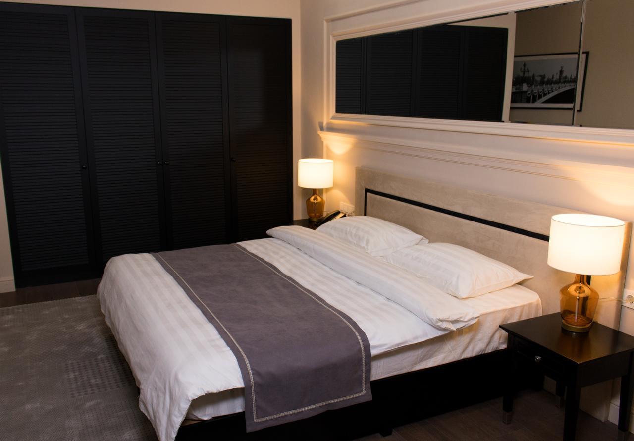 Madison Ave Hotel บิชเคก ภายนอก รูปภาพ
