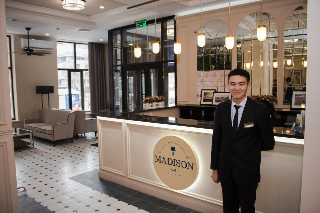 Madison Ave Hotel บิชเคก ภายนอก รูปภาพ
